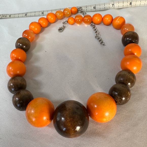 Chunky orange and wooden bead necklace - Picture 6 of 8